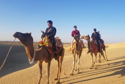 Diamond jaisalmer (área no turística de safari en camello durante la noche)