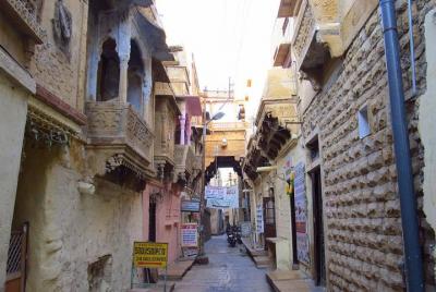 Rutas culturales y patrimoniales de Jaisalmer (2 horas de visita guiada a pie)