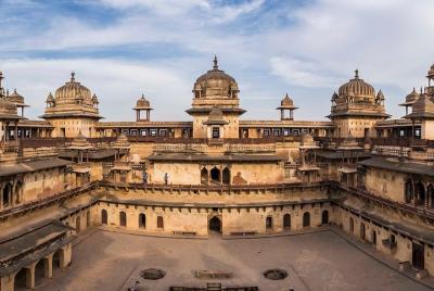 Tour en bicicleta en los cenotafios de Orchha Tour en bicicleta en los cenotafios de Orchha