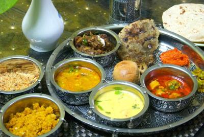 Aprende a cocinar comida india casera de un local en Jodhpur