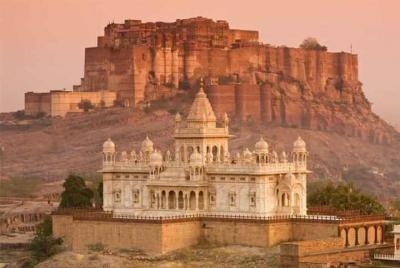 Tour privado de 3 días por la ciudad de Jodhpur con recorrido por el pueblo y safari por el desierto