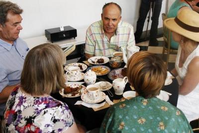 Té alto con una familia local en Jodhpur