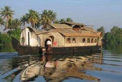 Tour de casa flotante en los remansos de Alleppey desde Cochin