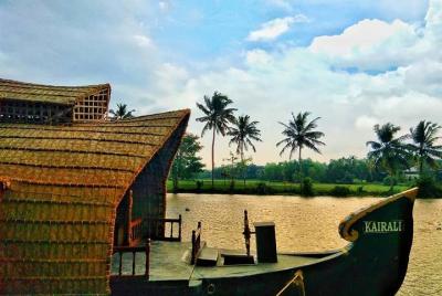 Excursión por la costa de Kerala para pasajeros "Borealis" Pick & Drop en el barco. Excursión por la costa de Kerala para pasajeros