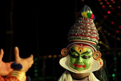Actuación de danza clásica Kathakali con cena Actuación de danza clásica Kathakali con cena