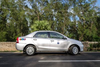 Traslado privado desde el aeropuerto de Trivandrum al hotel Kovalam Traslado privado desde el aeropuerto de Trivandrum al hotel Kovalam