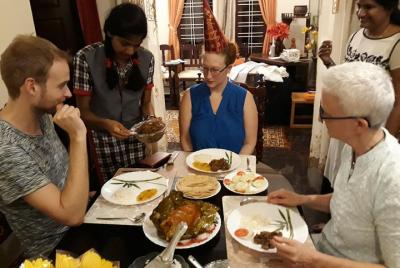 Experiencia culinaria de Kerala con la familia anfitriona local Experiencia culinaria de Kerala con la familia anfitriona local