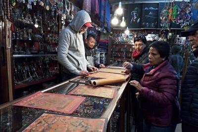 Ciudades coloniales, finca de té, monasterios e isla de Andaman