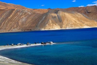 Leh al lago Pangong con alojamiento en campamento / casa de huéspedes Leh al lago Pangong con alojamiento en campamento / casa de huéspedes