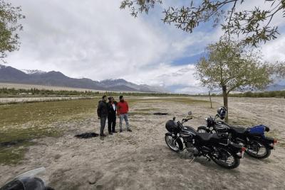 Recorrido guiado de 9 días en motocicleta por los paisajes de Ladakh Recorrido guiado de 9 días en motocicleta por los paisajes de Ladakh