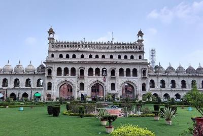 Tour privado personalizado: Excursiones a Lucknow con guía Tour privado personalizado: Excursiones a Lucknow con guía
