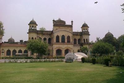 Wajid Ali Shah Camine por Kaiserbagh Wajid Ali Shah Camine por Kaiserbagh