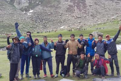 Hampta Pass Trek con camping en el lago Chandratal y viaje a Kunzum La (6 días) Hampta Pass Trek con camping en el lago Chandratal y viaje a Kunzum La (6 días)