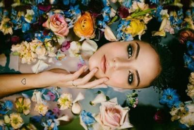 Atracción de verano - terapia de flotador en Mumbai