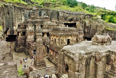 Cuevas de Ajanta y Ellora desde Mumbai en coche privado 3D / 2N con alojamiento de 3 *