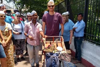 Excursión guiada de un día con Dabbawalas: ¡el mejor sistema de entrega de alimentos del mundo!