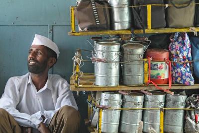 Morning Life of Mumbai's Dabbawalas y Dhobis Tour