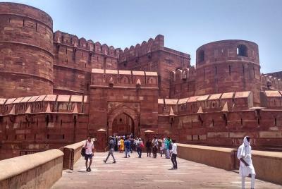 Viaje de 2 días a Agra desde Mumbai sin pasajes aéreos.