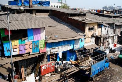 El mayor recorrido por los barrios marginales de Dharavi en Asia en vehículo privado