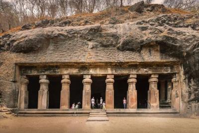 Excursión grupal por la costa Las cuevas de Elephanta en Mumbai
