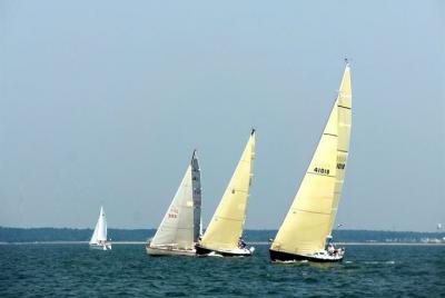 Curso privado de 2 horas de navegación con motor para principiantes en el puerto de Mumbai