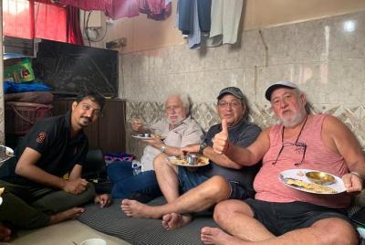 Tour de cerámica con almuerzo familiar en los barrios marginales de Dharavi