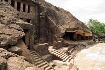 Recorrido turístico por las cuevas de Kanheri