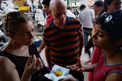 Tour nocturno a pie de comida en Mysuru Tour nocturno a pie de comida en Mysuru