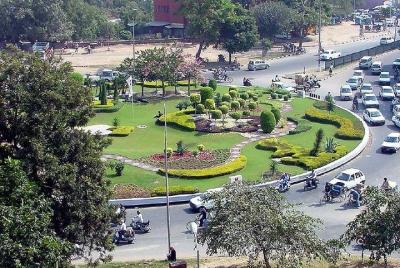 Delhi Chandigarh Tour de un día (Tour de 8 horas)