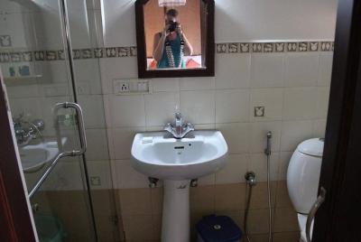 Tour privado de Munnar: durante la noche crucero de Alleppey Backwaters Houseboat