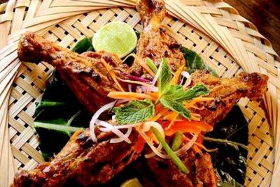 Experiencia gastronómica en Mughlai en Karim's, un famoso restaurante histórico para amantes de la comida