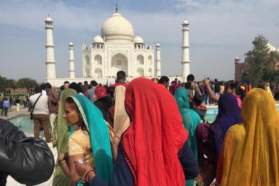 Tour de un día al Taj Mahal desde Delhi en el tren más rápido con comidas