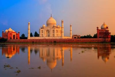 Taj Mahal en un fin de semana ex-Pune: un viaje guiado privado de lujo