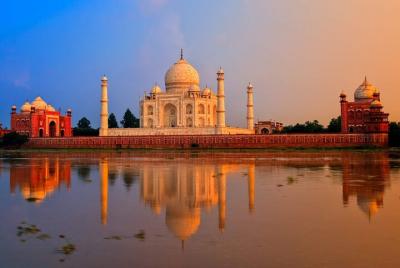 Taj Mahal en un fin de semana ex-Bangalore: un viaje guiado privado de lujo
