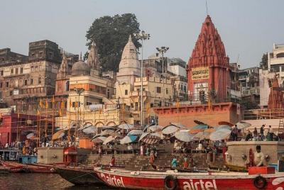 Excursión privada de 02 días a Varanasi desde Delhi en vuelo de regreso