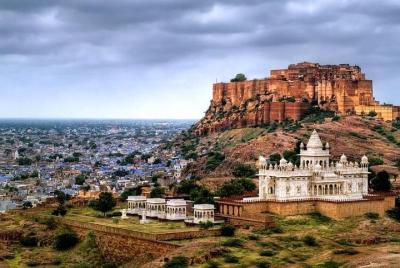 Excursión privada de 3 días a Blue (jodhpur) y Golden City (jaisalmer) en vuelo de regreso a Delhi