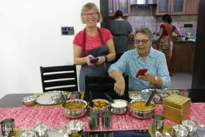 Paseo nocturno de comida de la vieja Delhi