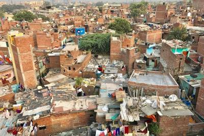 La vida real en un barrio pobre de Delhi (grupo pequeño)