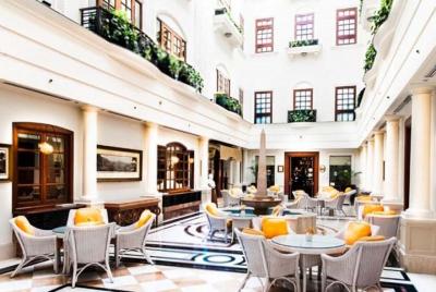 Té en el restaurante Atrium, Imperial Hotel, Nueva Delhi