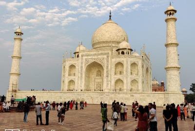 Taj Mahal y Agra Tour desde Delhi en el tren más rápido de la India