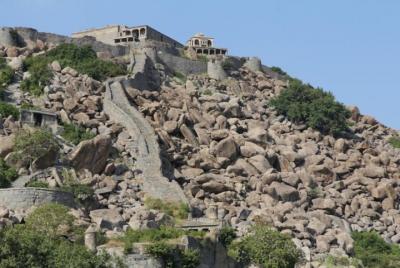 Viaje para visitar el fuerte de Gingee desde Pondicherry