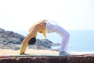 Curso de formación de profesores de Yoga Alliance de 24 días y 200 horas cerca de Aurovile, Tamil Nadu