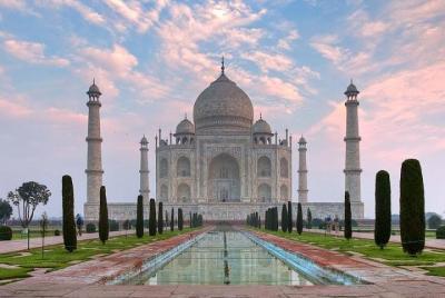 Excursión de un día al Taj Mahal y Agra desde Pune con vuelos comerciales de regreso Excursión de un día al Taj Mahal y Agra desde Pune con vuelos comerciales de regreso