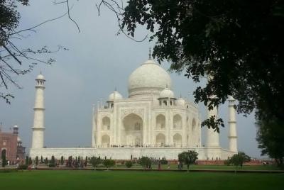 Viaje de un día al Taj Mahal y Agra desde Pune con vuelos comerciales de regreso
