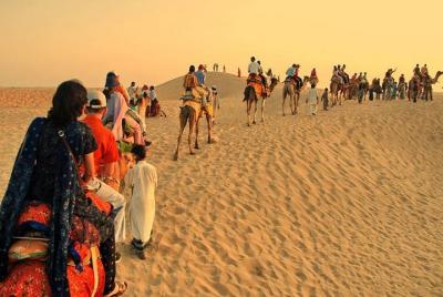 2 horas de aventura en Safari en camello al atardecer en Pushkar