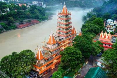 Viaje de 2 días a Rishikesh con estadías, visitas turísticas y clases privadas de yoga Viaje de 2 días a Rishikesh con estadías, visitas turísticas y clases privadas de yoga