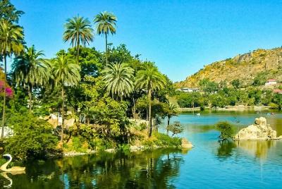 Traslado privado de ida de Pushkar a Mount Abu en vehículo de CA