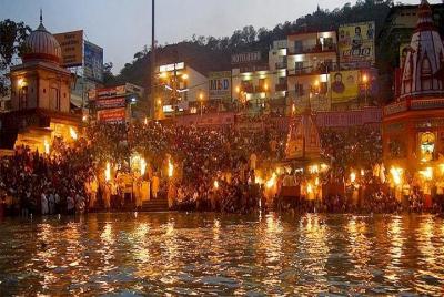 Recorrido nocturno a pie por Rishikesh Recorrido nocturno a pie por Rishikesh