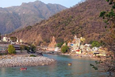Traslado del aeropuerto de Dehradun a Rishikesh. Traslado del aeropuerto de Dehradun a Rishikesh.