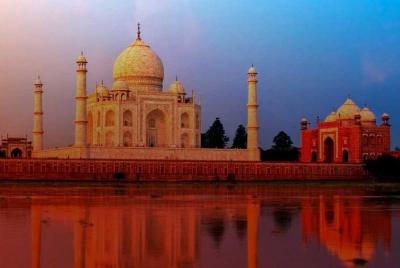 Traslado privado de ida de Ranthambore a Agra en vehículo de CA